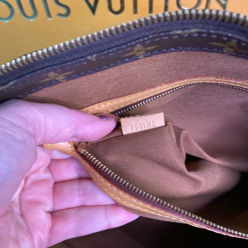 LOUIS VUITTON MONOGRAM CABAS MEZZO - Picture 15 of 15
